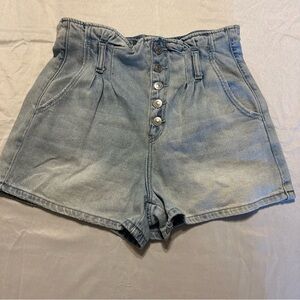 American Eagle Denim with Light Blue Hue mom shorts size 6